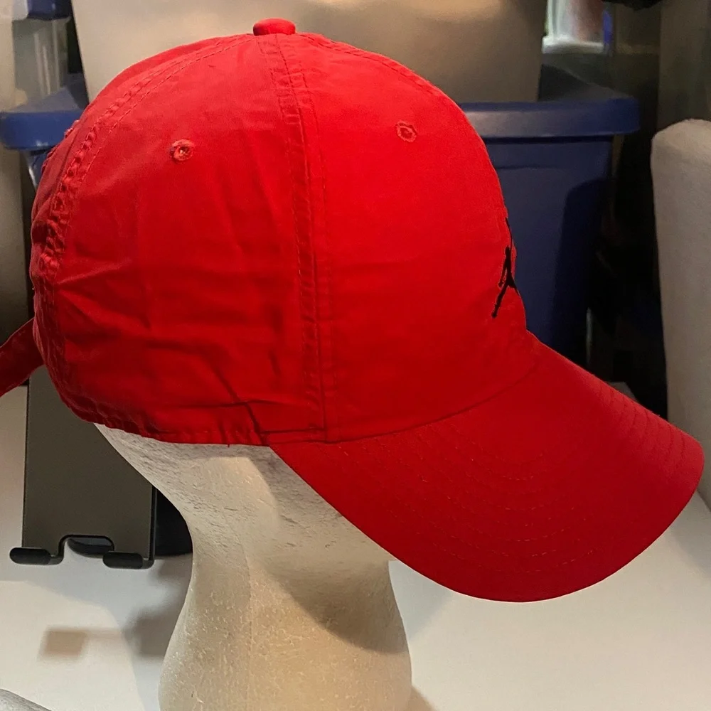 Air Jordan Men’s Adjustable Red Baseball Cap Hat - Picture 2 of 5